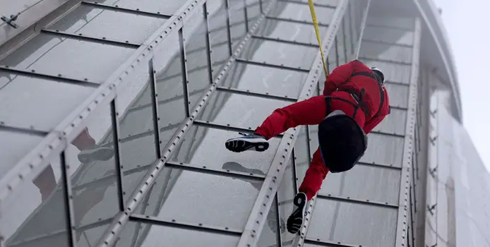 پیچ و رولپلاک سنگ نما